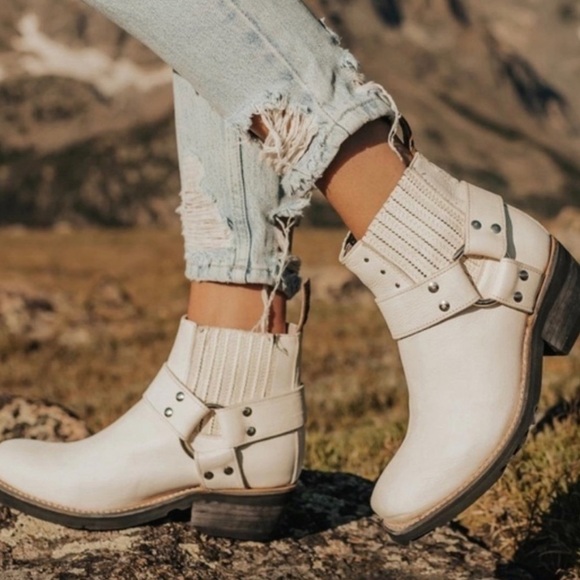 Freebird by Steven Shoes - Freebird by Steven White Leather ‘Whiskey’ Ankle Boots